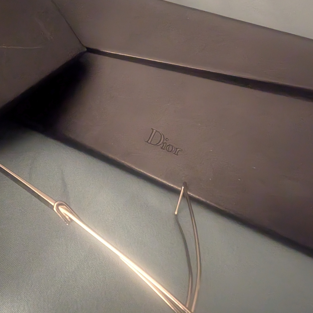 Dior Silver Cat-Eye Sunglasses Modern Design - Picture 6 of 7
